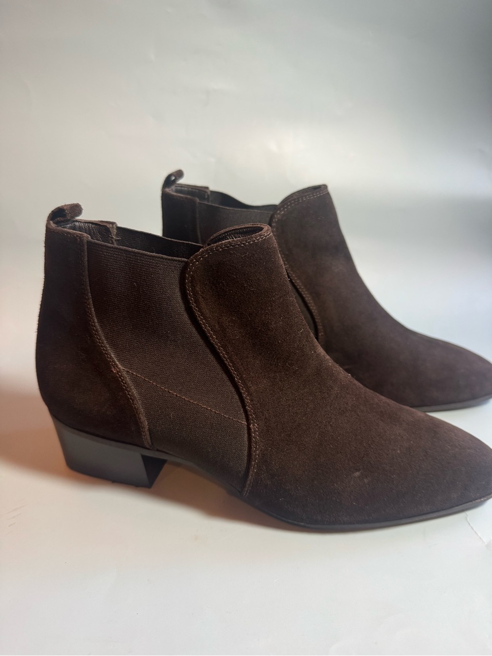 Aquatalia Dark Brown Suede Chelsea Ankle Boots Sz 8.5